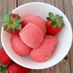 Strawberry Frozen Yogurt in a white bowl